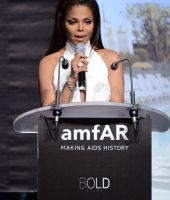 2012_amfAR_Cannes_Speech_008.jpg