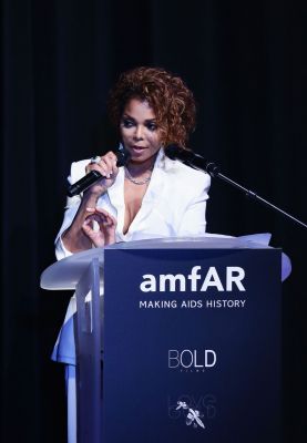2013_amfARCannes_044.jpg