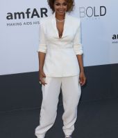 2013_amfAR_carpet_007.jpg