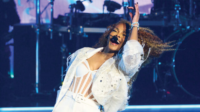 ASSISTA: Janet canta Every Time em seu retorno a Las Vegas!